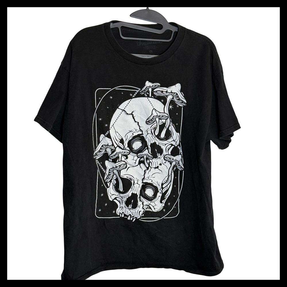 Threadless Skulls and Mushrooms Graphic Tee Black Short Sleeve T-Shirt Mens LG